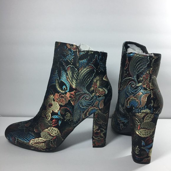 BAMBOO Living-23S Floral Brocade Block Heel Women's Ankle Bootie Boots Size 6 - Picture 5 of 8